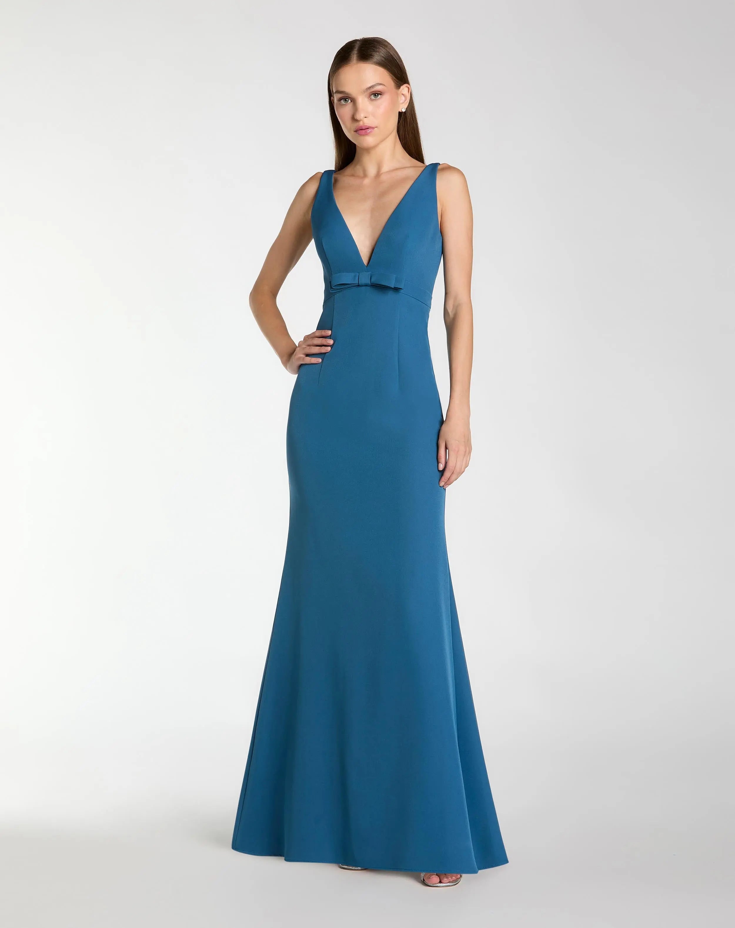 Sleeveless V Neck Mermaid Gown With Bow